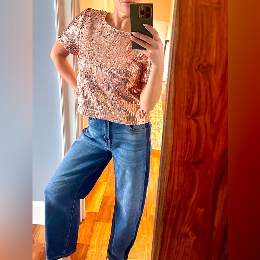 Rose gold Sequin top. Brand new size large